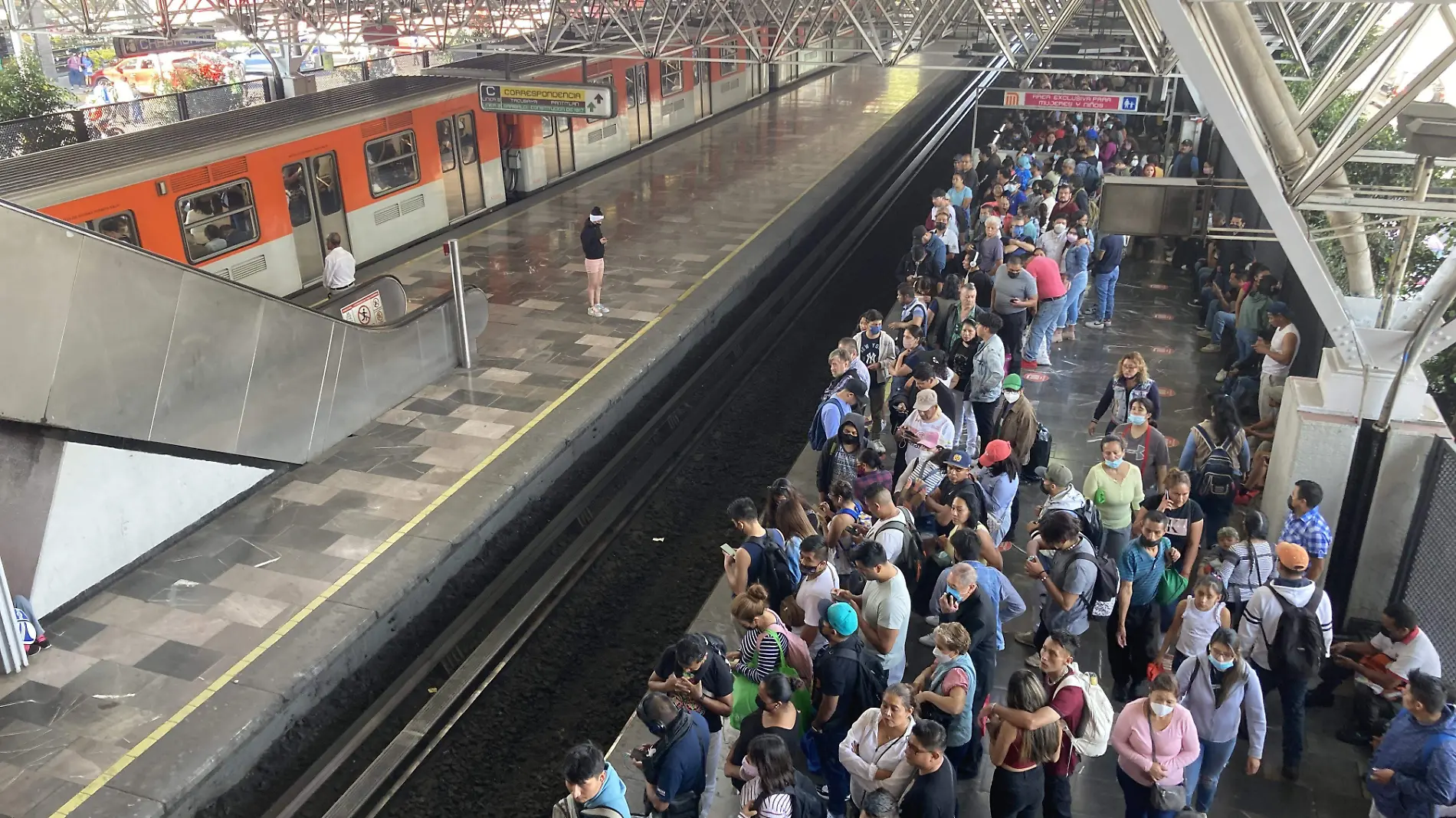 FALLAS EN LA LÍNEA 2 DEL METRO-03